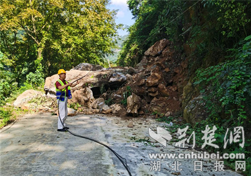 |中国电信襄阳分公司抢防结合保通信