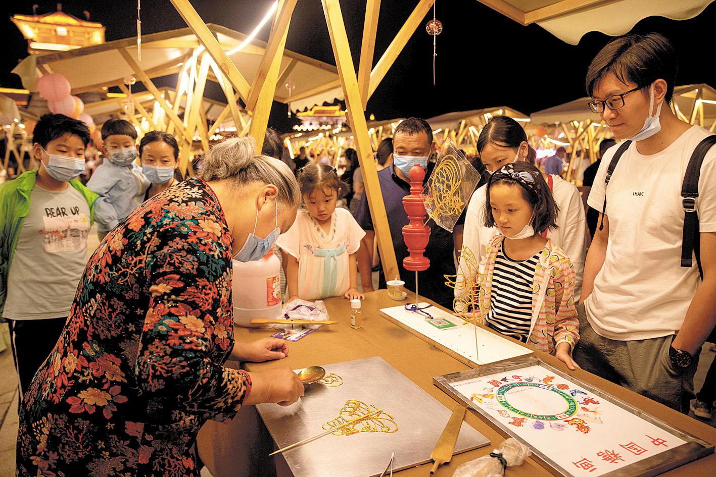 |“襄城八点半”激活夜经济