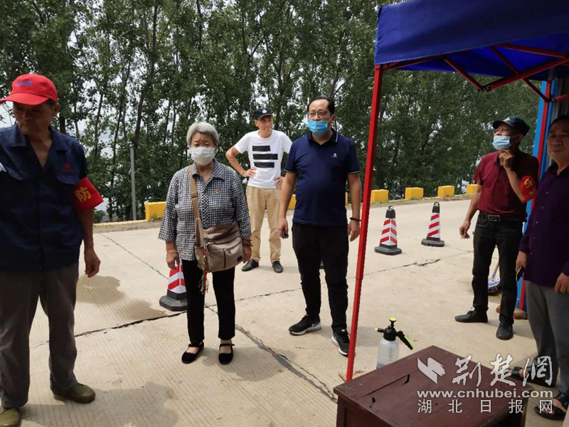 |党员张莲英：我多省一点 就能帮助那些更困难的人渡过难关