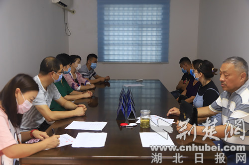 |儿子砸车盗窃父亲联系赔偿 襄城民警暖心牵线化解矛盾