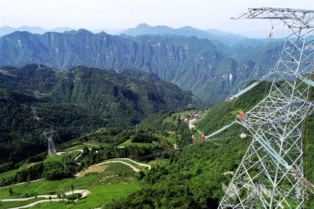 |恩施江坪河水电站输电线路竣工