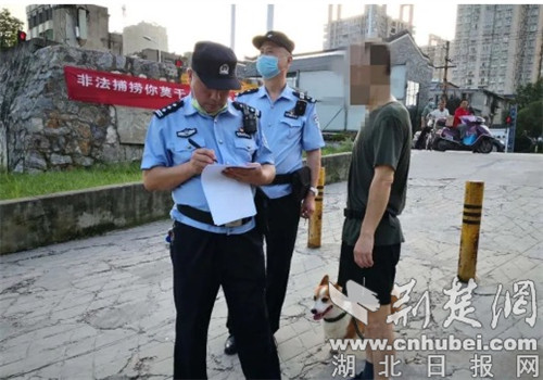 |襄阳警方联合开展犬患治理巡查执法集中行动