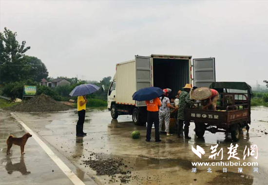 |黄冈程德岗村：21户贫困户农副产品有了稳定销路