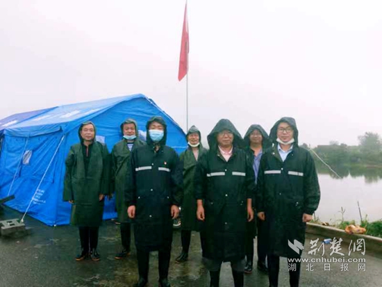 |【战罢疫情再出发】鹏程社区第一书记王磊：年近六旬堤坝值守 守好阵地不辱使命