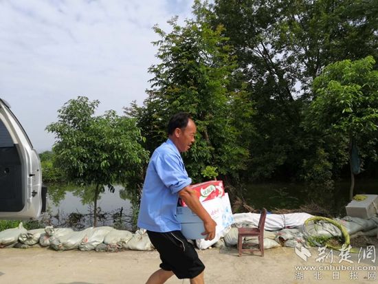 |葡萄采摘园经营人王顺胜：我不会坐等救助，我要尽己所能挽救损失