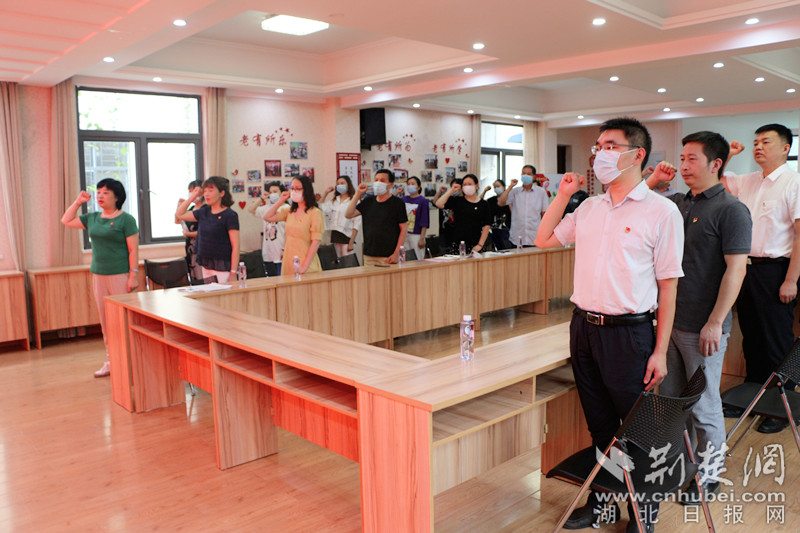 |江汉区将支部建在小区 解决基层治理难点问题