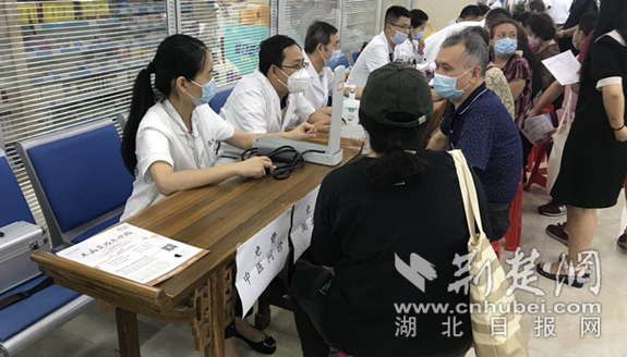 |汉阳首家重症慢病定点零售药店举办义诊 社区患者在店可看专家号