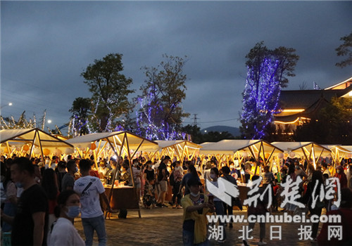 |襄阳唐城古风夜市开市 300家商户云集