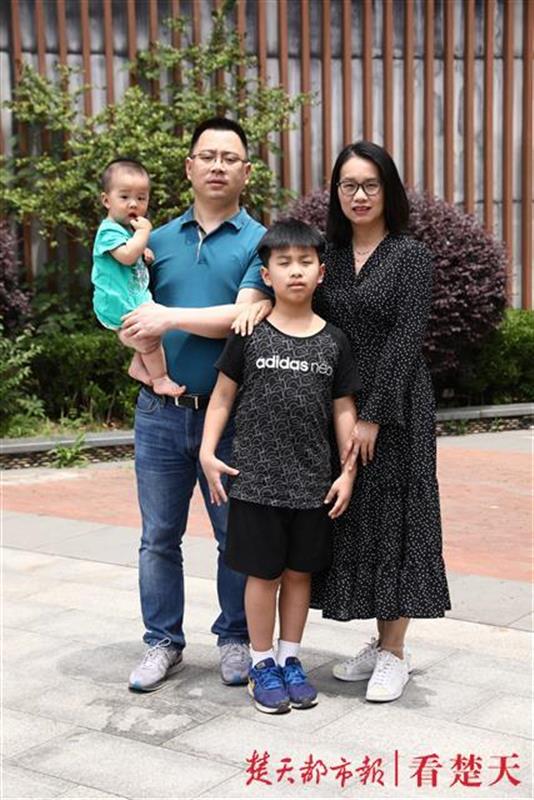 |主动请缨同赴雷神山，这对“气切夫妻档”了不起