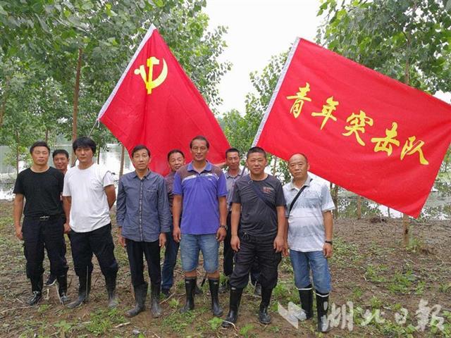 |24小时值班备勤，湖北2000余监狱民警职工御洪水保安澜