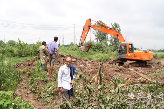 |鄂州市夏兴湖发生管涌险情 30多人奋战34小时排除隐患