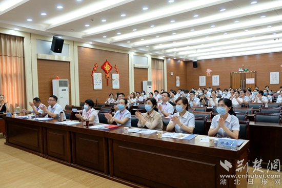 |鄂东医疗集团黄石市妇幼保健院举行抗疫先进典型交流会暨主题演讲比赛