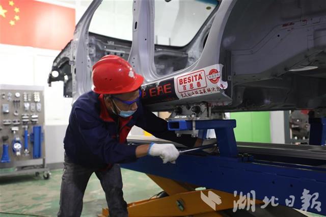 |第46届世界技能大赛湖北省选拔赛举行