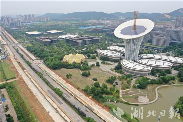 |今晚启用！光谷高新大道辅道投入使用，8月1日转入主道改造