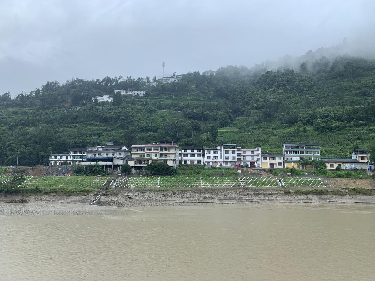 |现场直击丨恩施市屯堡乡，所有人员已撤离