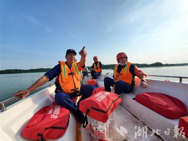 |“江湖”情，加油“赣”！湖北消防驰援江西抗洪一线