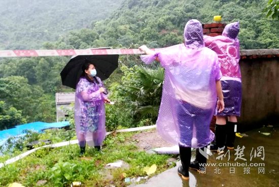 |【战罢疫情再出发】新建区社区第一书记易静平：下沉社区170余天，险情不除“女将”不退