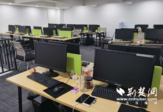 |涉案资金近亿元黄冈黄梅两级警方联手破获特大跨境网络赌博案