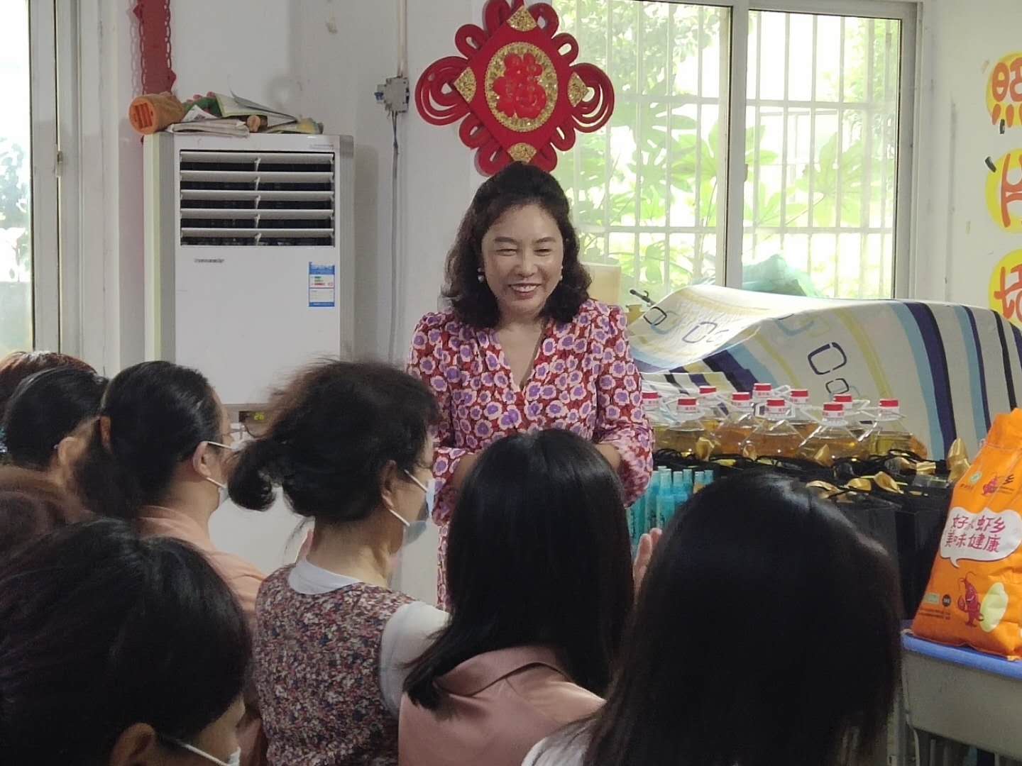 |“她力量”点燃希望火种 湖北省女企业家关爱特殊家庭孩童