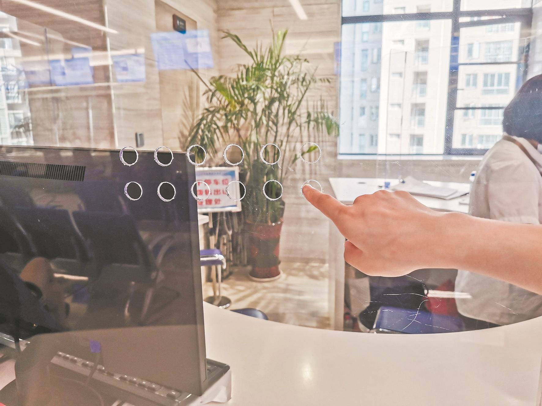 |回访武汉6月“双评议”十差单位整改情况 不便民的政务中心增设了座椅