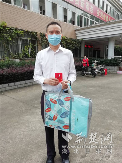 |武昌长春社区联合辖区31名军人无偿献血献礼建军节