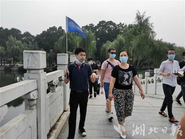 |跨省游重启 武汉迎来首批组团游客（组图）