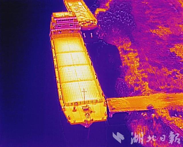 |无人机巡航 热成像追踪 沙洋水陆空立体巡查打击违法捕捞