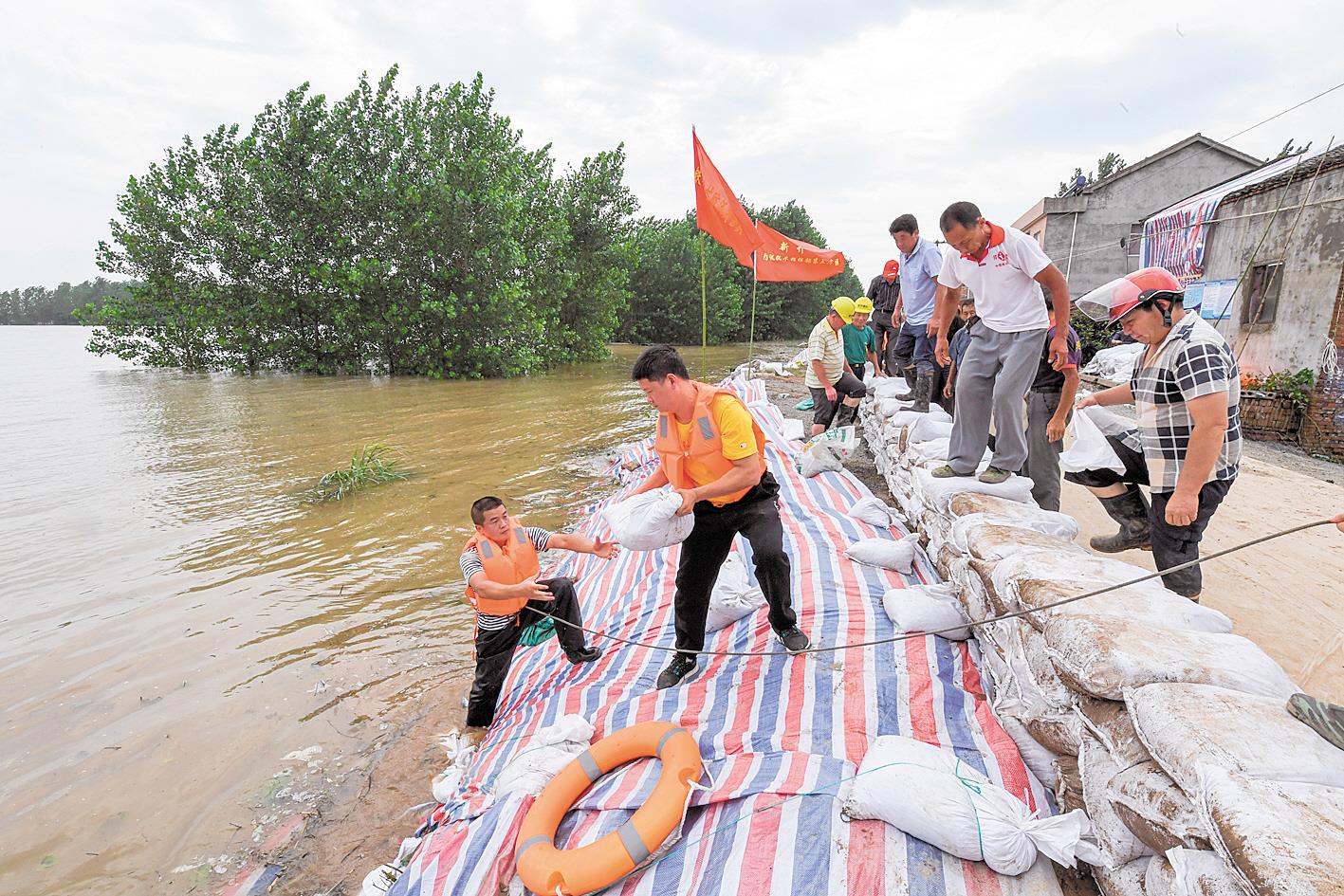 |退伍老兵成为“抗洪特种兵”