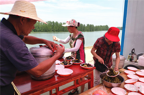 |蕲春县4万余名党员全力投入防汛抢险