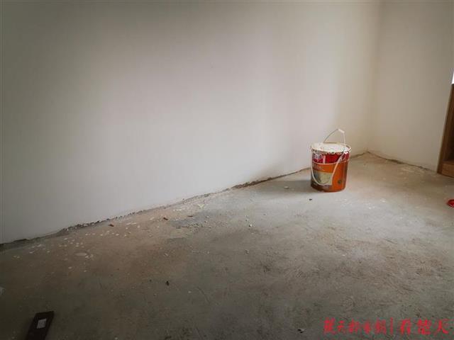 |装修逾期一个月仍未完工，业主反被催缴尾款