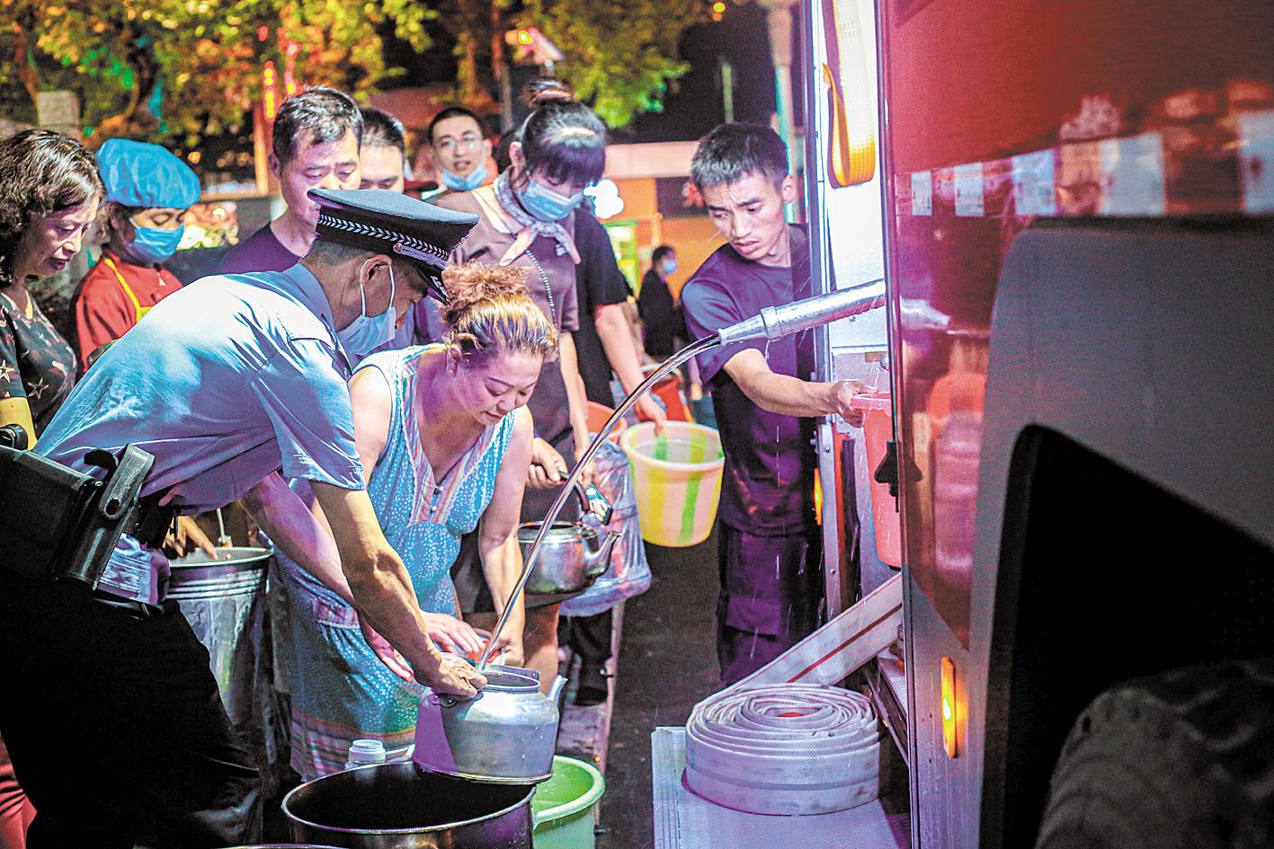 |湖北公安全警动员全力以赴抗洪救灾