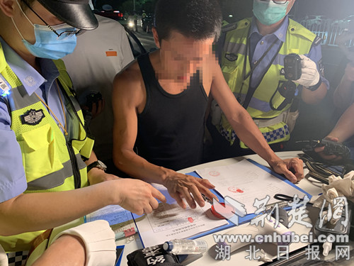 |襄阳交警开展酒驾醉驾夜查统一行动