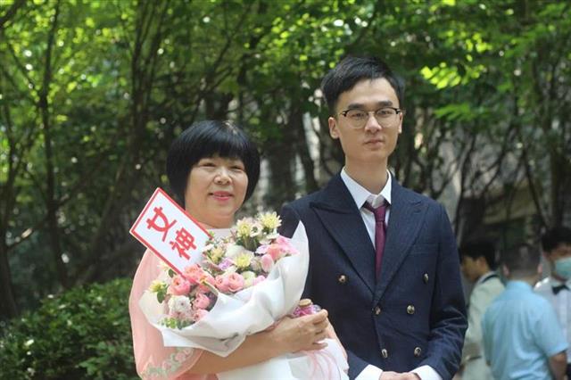 |毕业后，武昌学霸一首Rap送母校