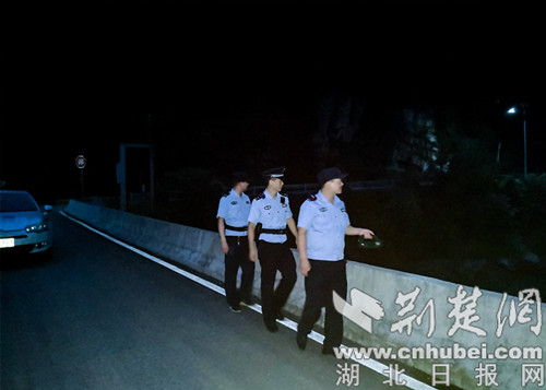 |保康警方开展汉江水域禁渔禁捕整治行动