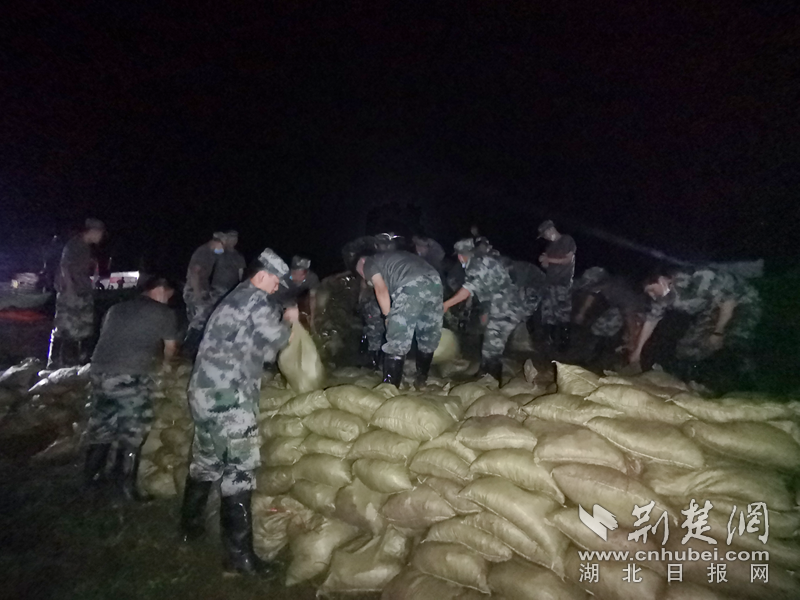 |59秒！武汉沌口民兵火速集结 星夜驰援抗洪一线