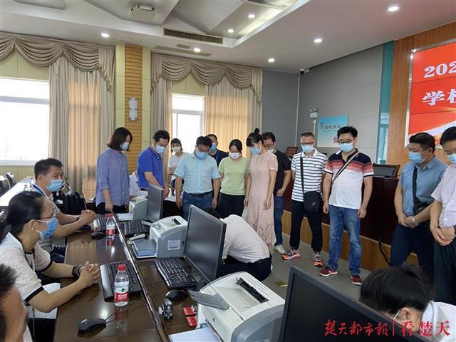 |3677人报名、476人“中签”，江岸区民办初中小升初电脑摇号结果出炉