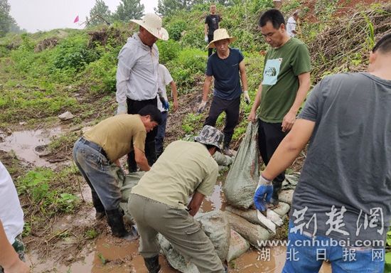|98年抗洪老兵，防汛一线再冲锋