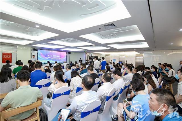 |中南财经政法大学走出去“推销”准毕业生