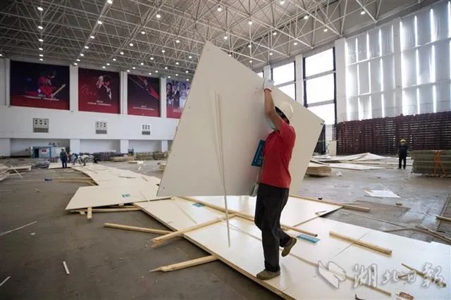 |武汉客厅方舱医院完成使命，拆除！