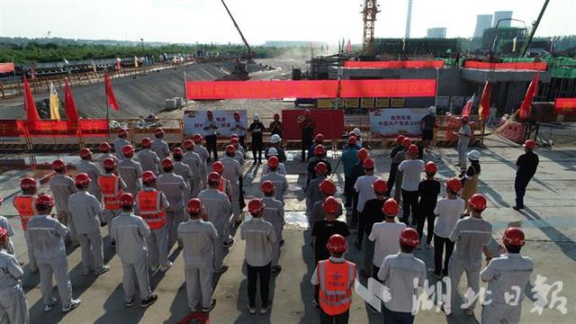 |翻车机房工程封顶！湖北这项大工程迈出关键一步