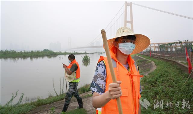 |“长江2号”来临前：江城人的坚守和乐观