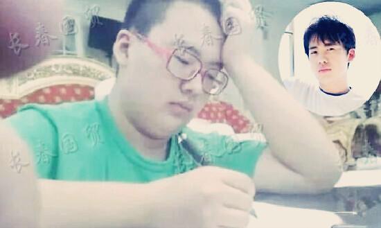郭麒麟童年旧照曝光戴眼镜留学生头可爱满分