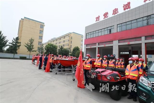 |紧急驰援！湖北消防153人驰援江西抗洪