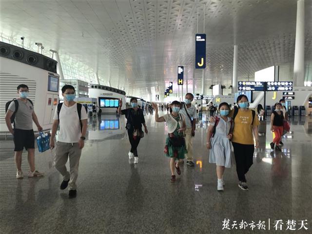 |湖北跨省组团游重启实现“迎来送往”：首接团来自江西，首发团去了兰州