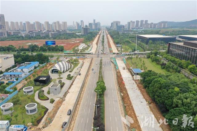 |今晚启用！光谷高新大道辅道投入使用，8月1日转入主道改造