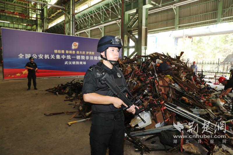 记者从武汉市公安局获悉,今年以来,武汉警方深入开展打击整治枪爆违法