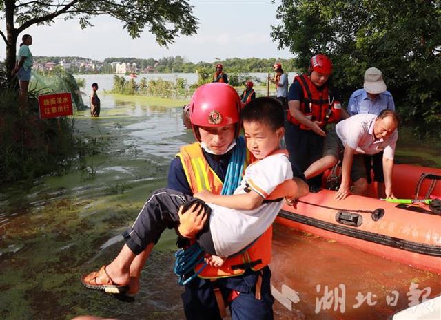 |“江湖”情，加油“赣”！湖北消防驰援江西抗洪一线