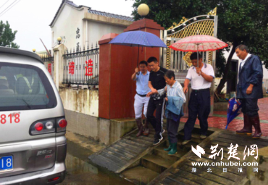 |麻城纪委监委：迎汛而上，我们既“督”又“战”