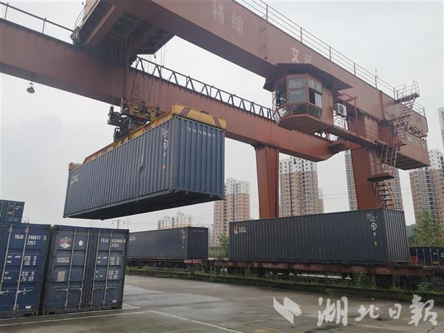 |宜昌首开至成都沿江班列