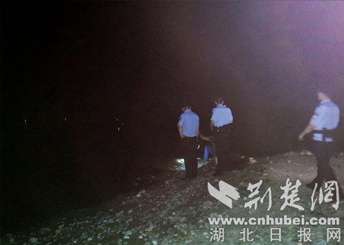 |保康警方开展汉江水域禁渔禁捕整治行动